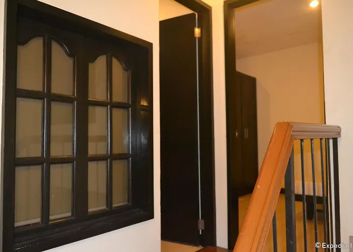 Lancaster Cebu 3*